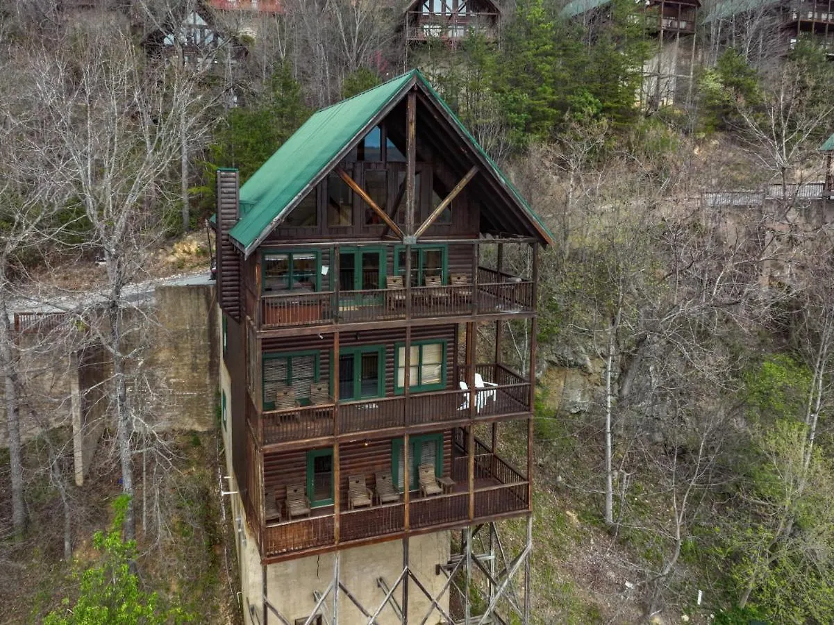 Million Dollar View - Games Table & Movie Theater! Holiday home Pigeon Forge