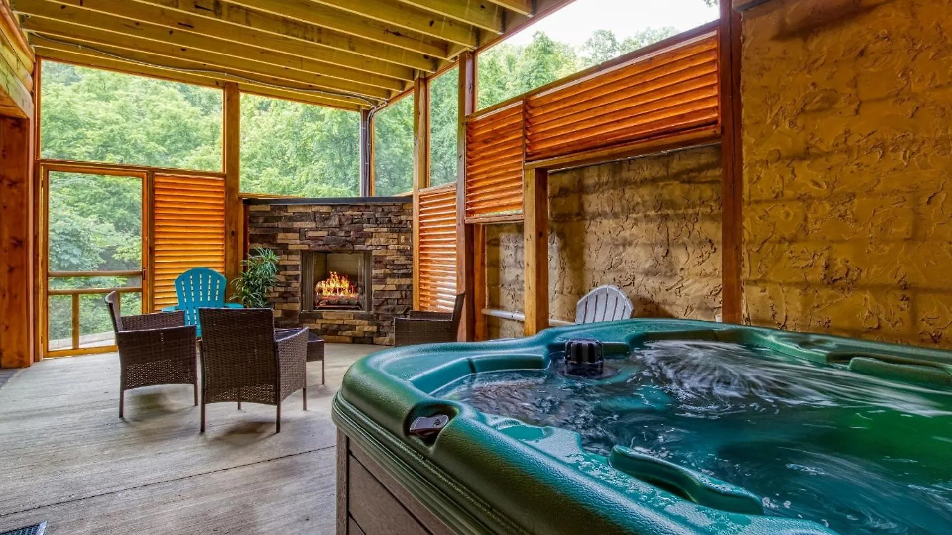 Ern841 - Sweet Feet Retreat - Location, Location, And Private Indoor Pool!