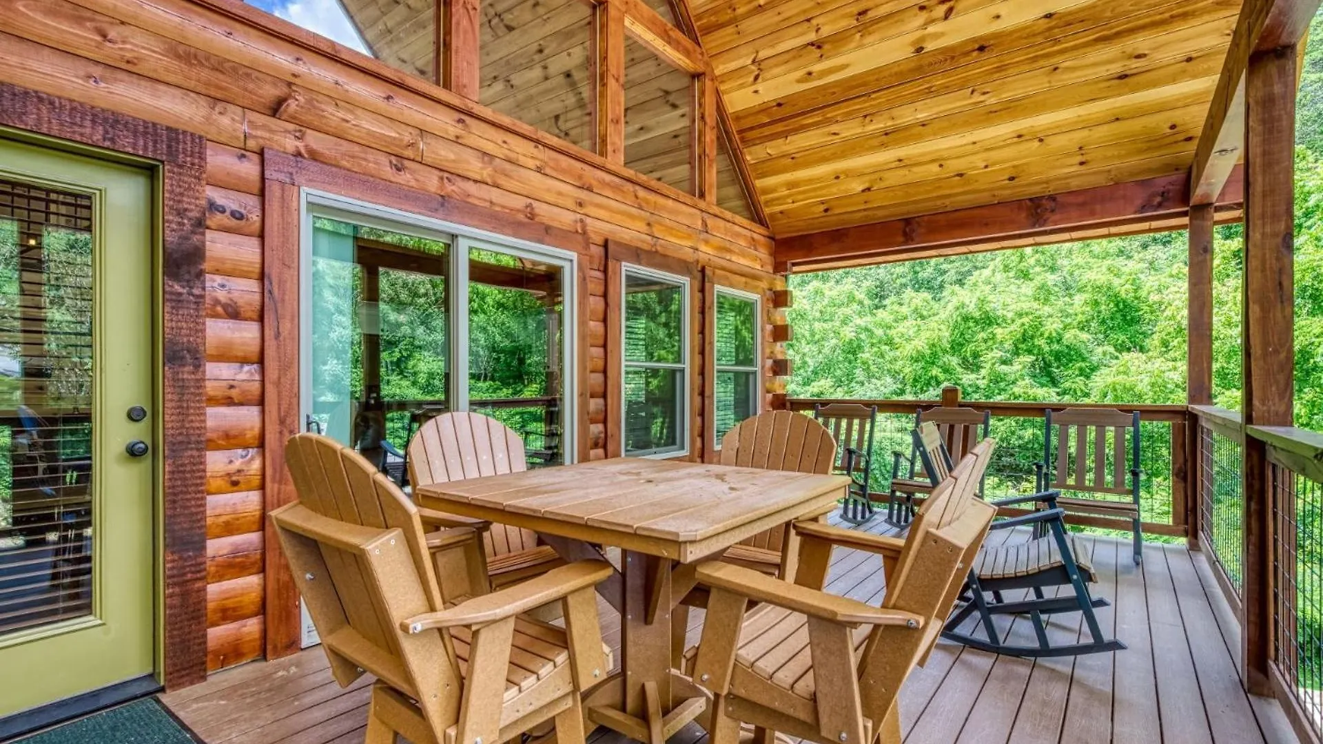 Ern841 - Sweet Feet Retreat - Location, Location, And Private Indoor Pool! Holiday home *
