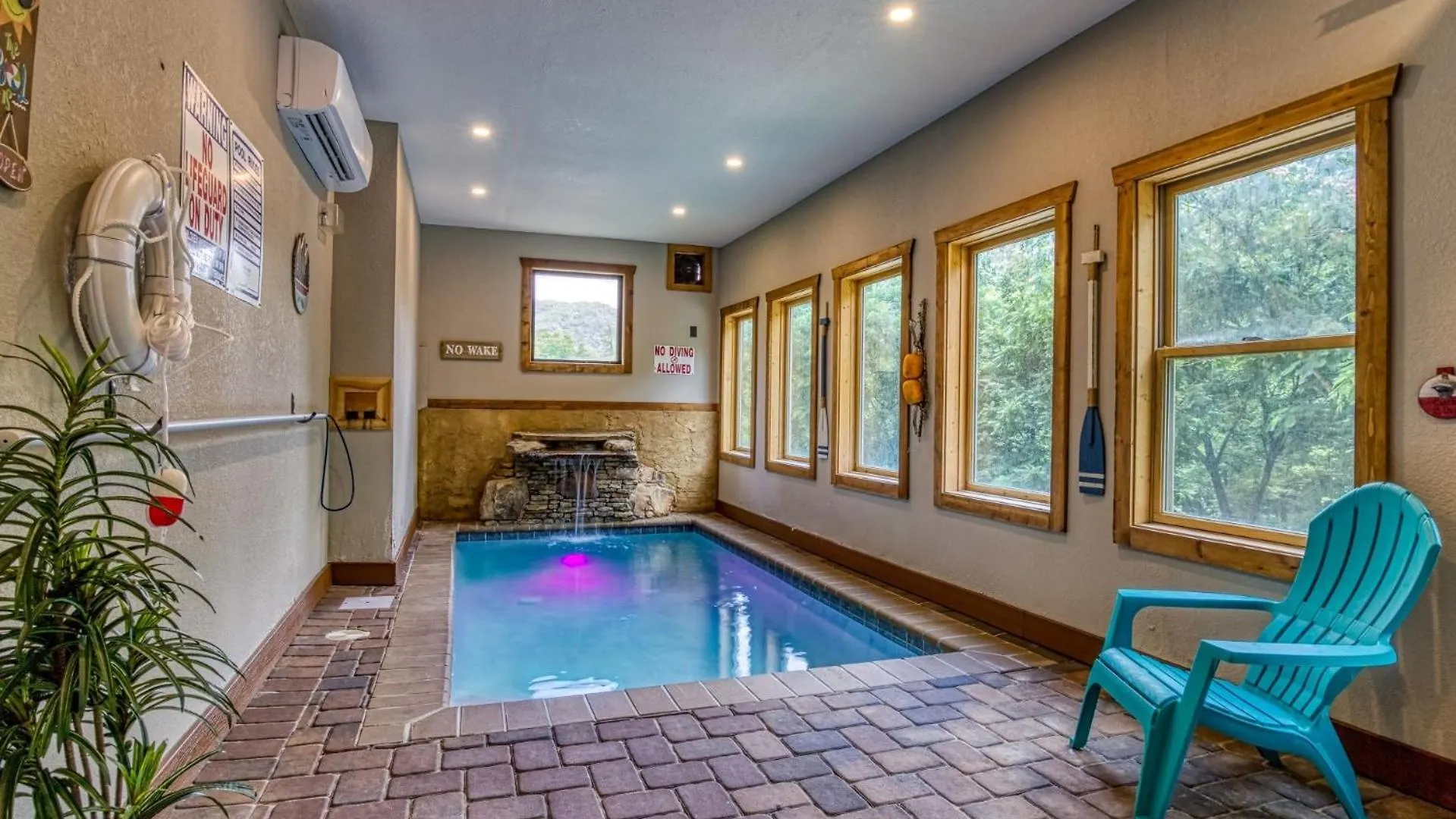 Ern841 - Sweet Feet Retreat - Location, Location, And Private Indoor Pool! Holiday home Pigeon Forge