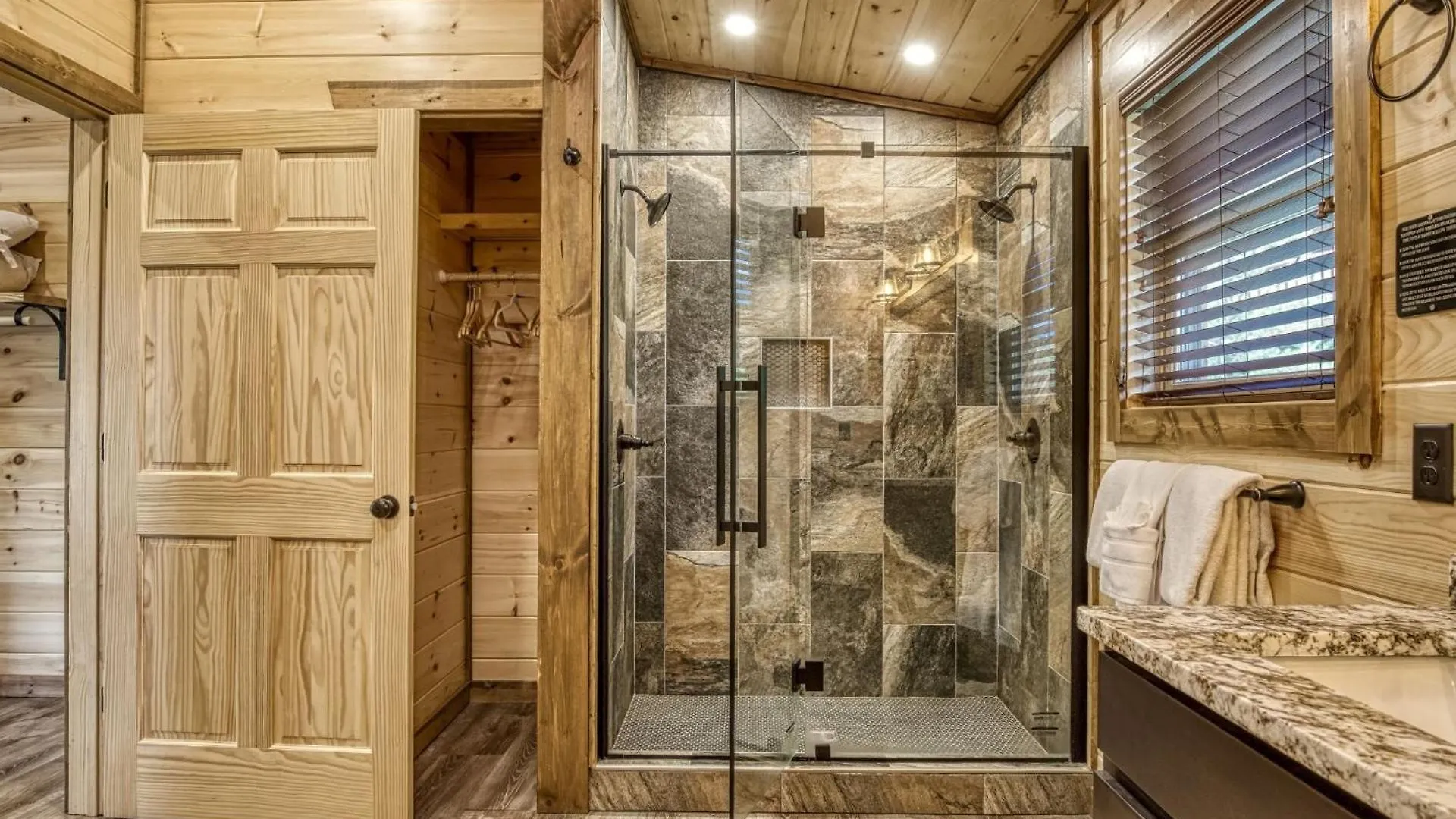 Ern841 - Sweet Feet Retreat - Location, Location, And Private Indoor Pool! Pigeon Forge