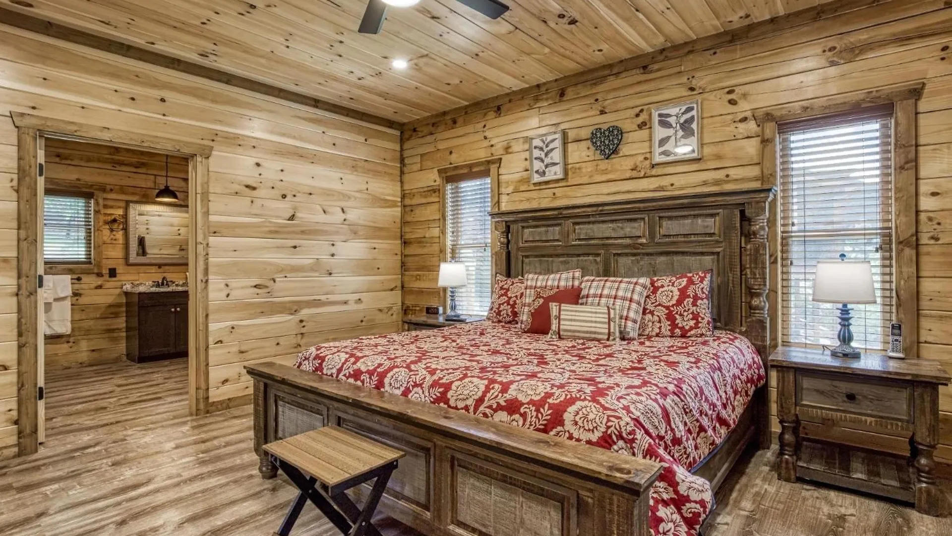 Holiday home Ern841 - Sweet Feet Retreat - Location, Location, And Private Indoor Pool!