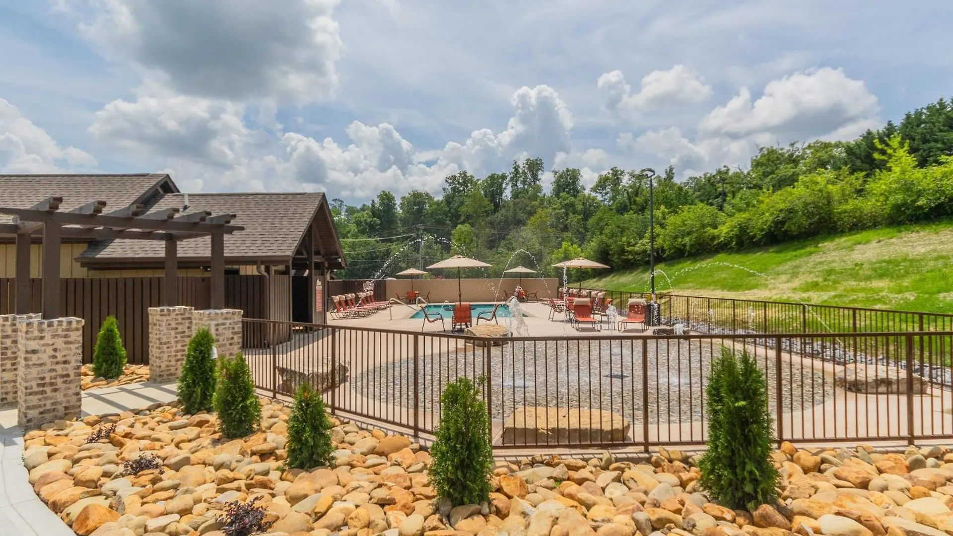 New 3 Bedroom Sleeps 6 Apartment *