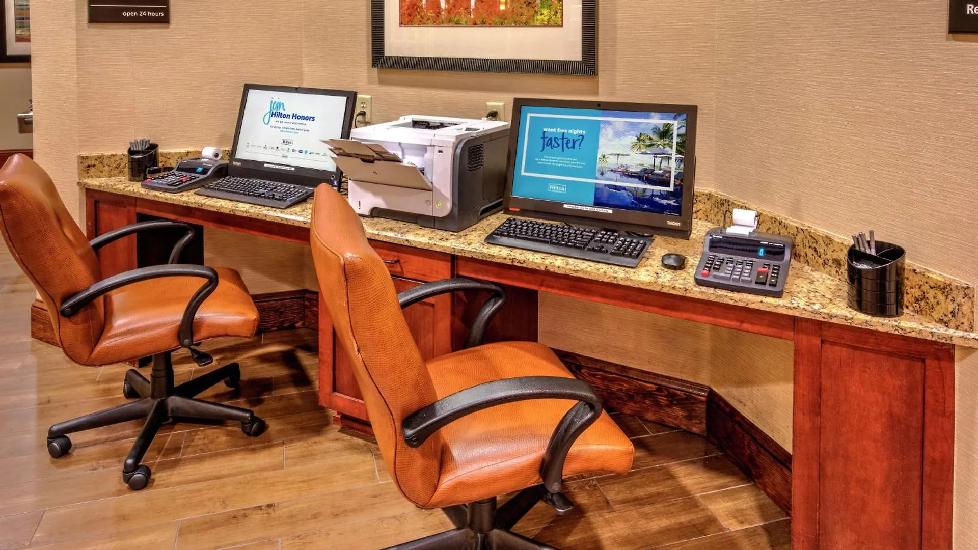 Hotell Hampton & On The Parkway Pigeon Forge