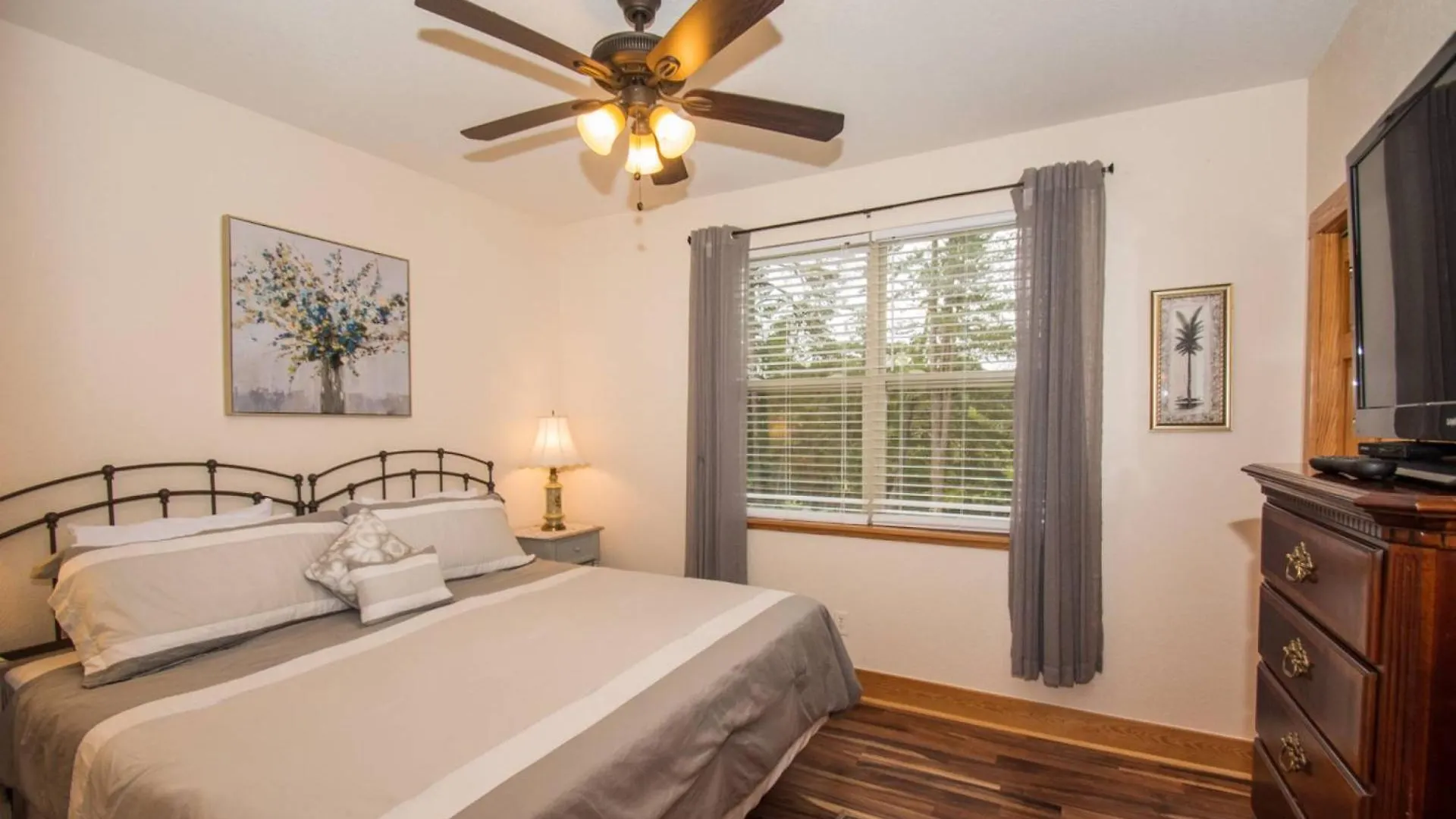 Golf View, Unit #3212 *