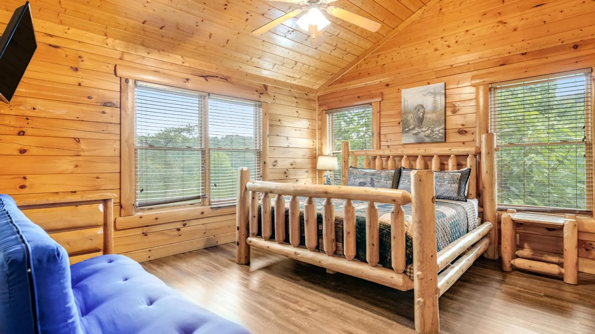 Valhalla Manor * Pigeon Forge