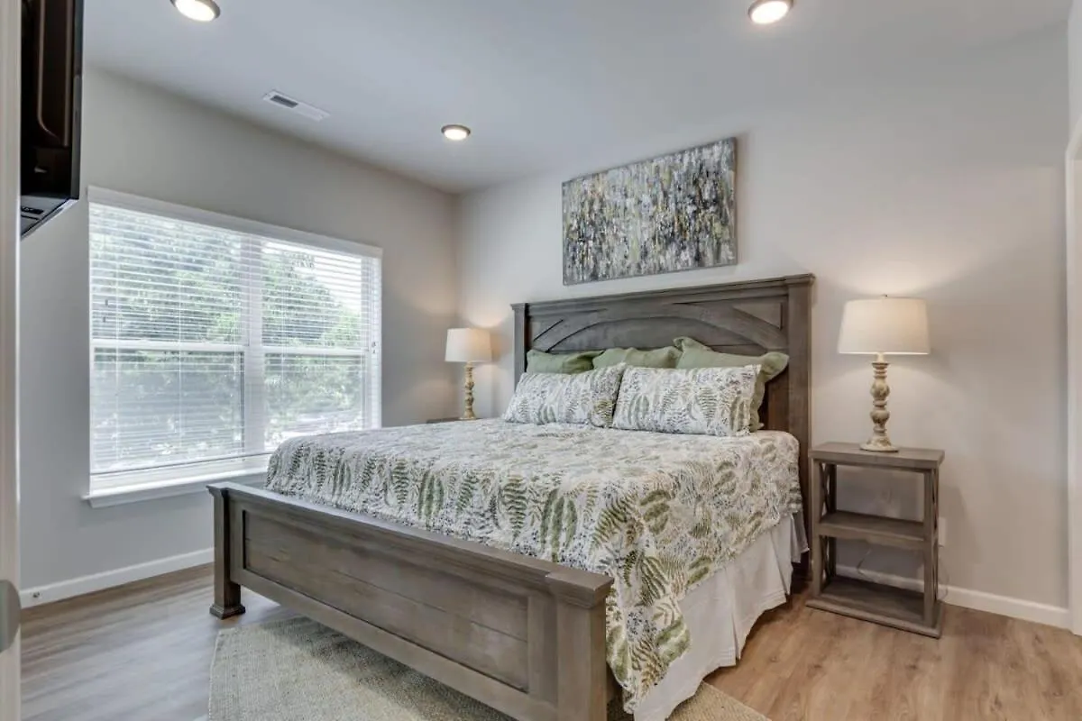 شقة New Const Sleeps 6 Pool - Close To Pkwy *
