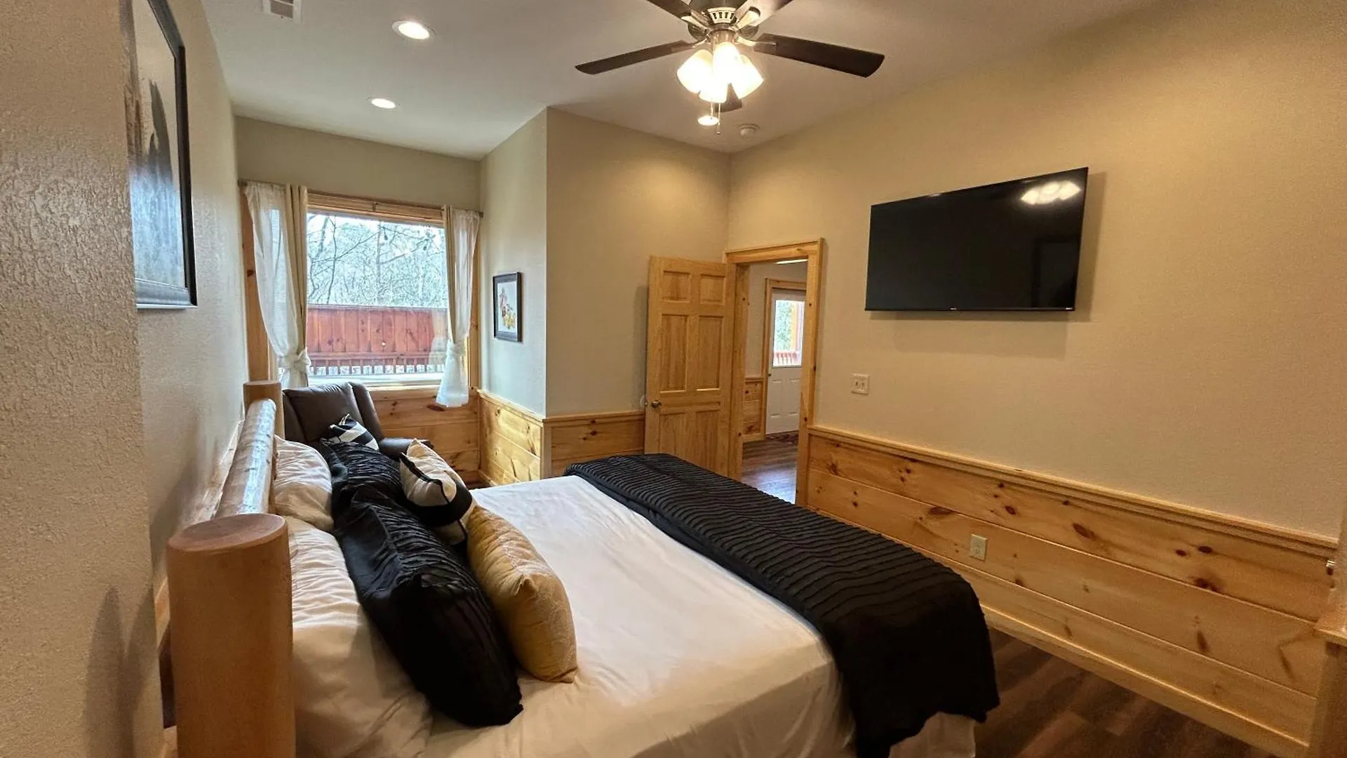 Prime Location & Loaded For Family Fun Pigeon Forge