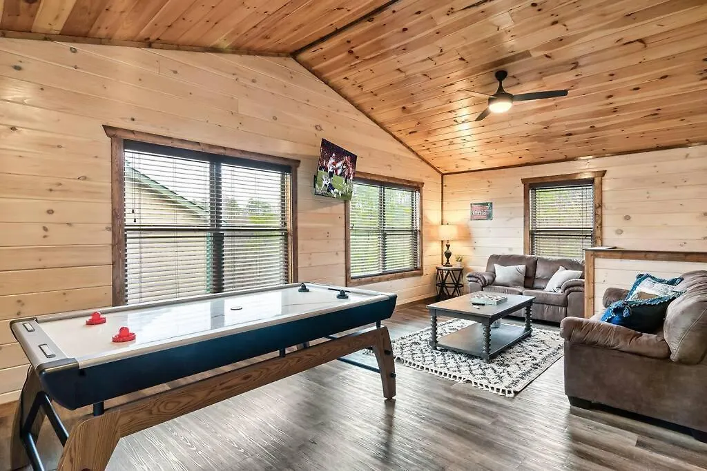 Minutes From Parkway Activities And Dollywood! Casa vacanze