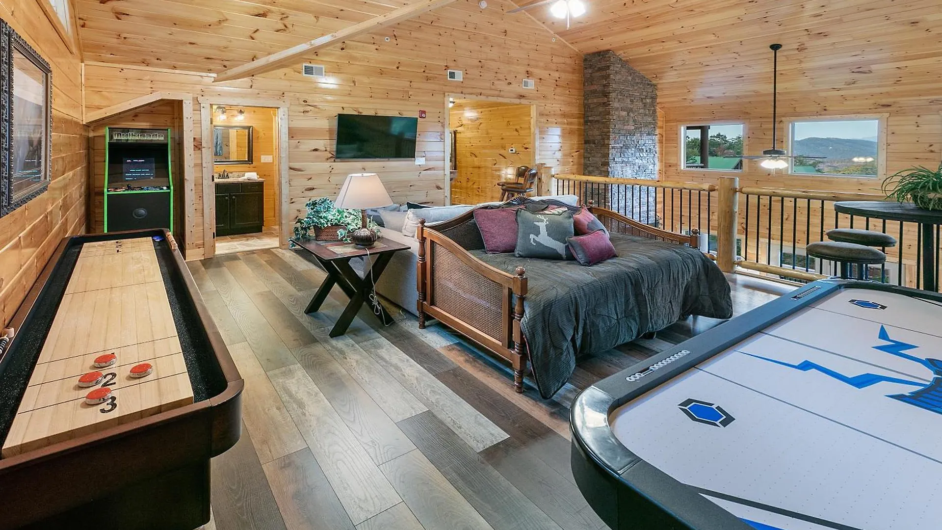 Casa vacanze Gritz Carlton Lodge, 2 Large Cabins, 2 Pools, 2 Theater Rooms, 2 Game Rooms, Free Tickets *