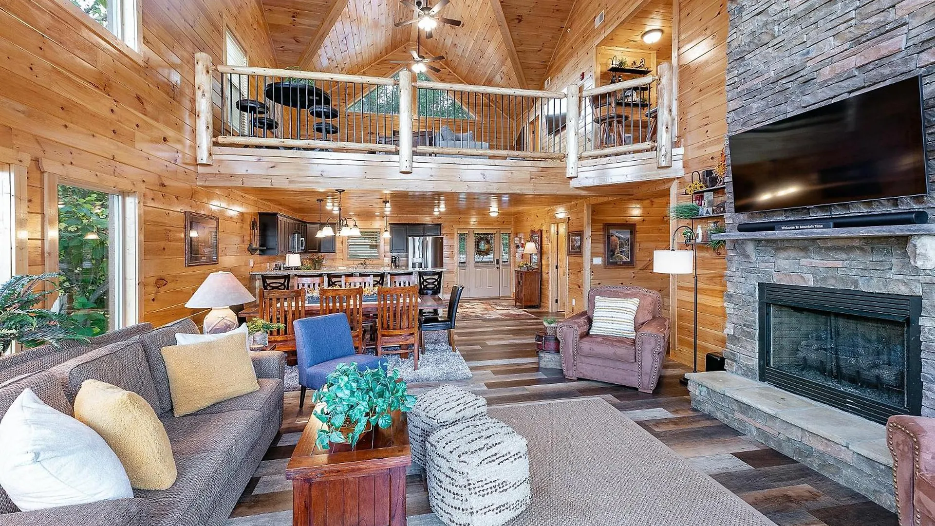 Gritz Carlton Lodge, 2 Large Cabins, 2 Pools, 2 Theater Rooms, 2 Game Rooms, Free Tickets Casa vacanze Pigeon Forge