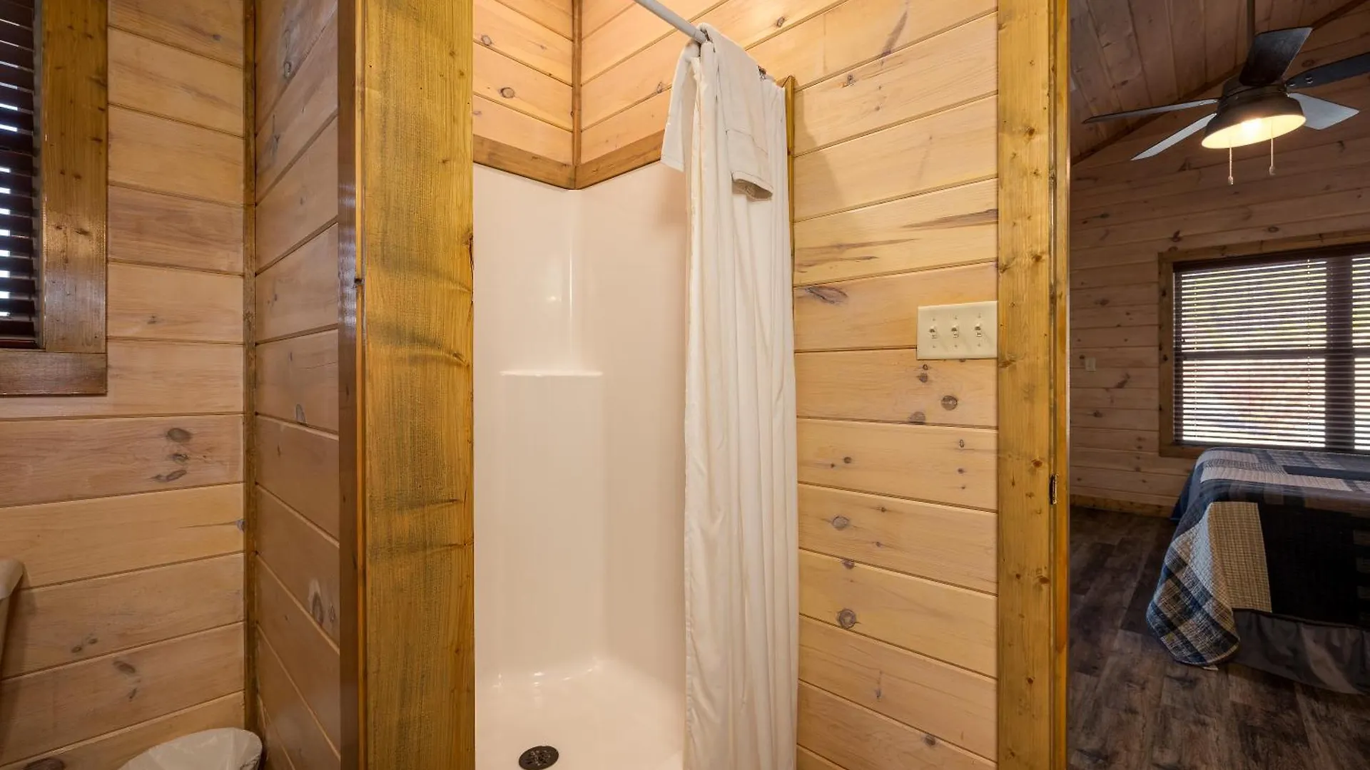 Southern Comfort Lodge-in Pigeon Forge, Sleeps 18-7br 6ba Luxury Cabin, W Free Attraction Ticket! * Pigeon Forge