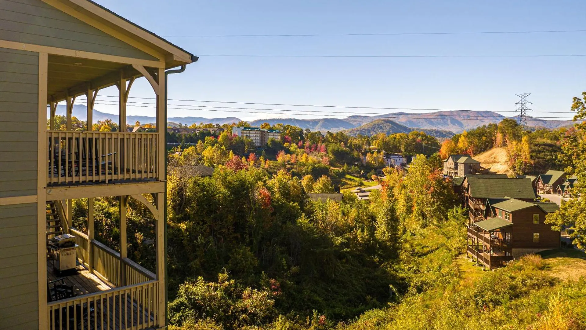 Southern Comfort Lodge-in Pigeon Forge, Sleeps 18-7br 6ba Luxury Cabin, W Free Attraction Ticket! Pigeon Forge