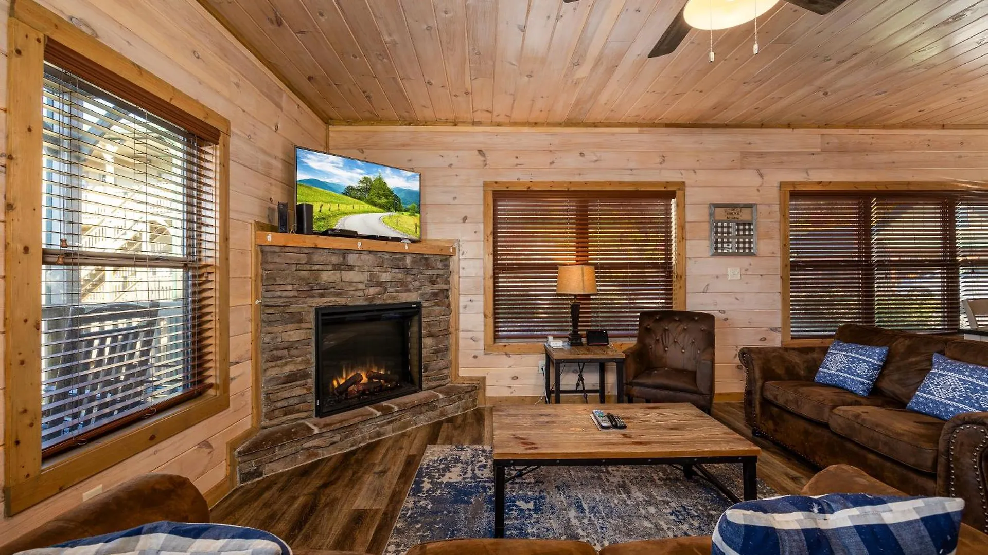 Southern Comfort Lodge-in Pigeon Forge, Sleeps 18-7br 6ba Luxury Cabin, W Free Attraction Ticket! *
