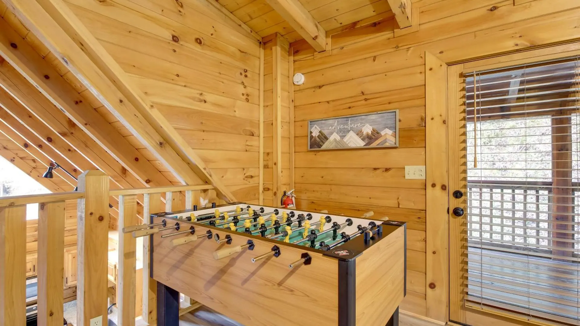 Vacation With Private Hot Tub!
