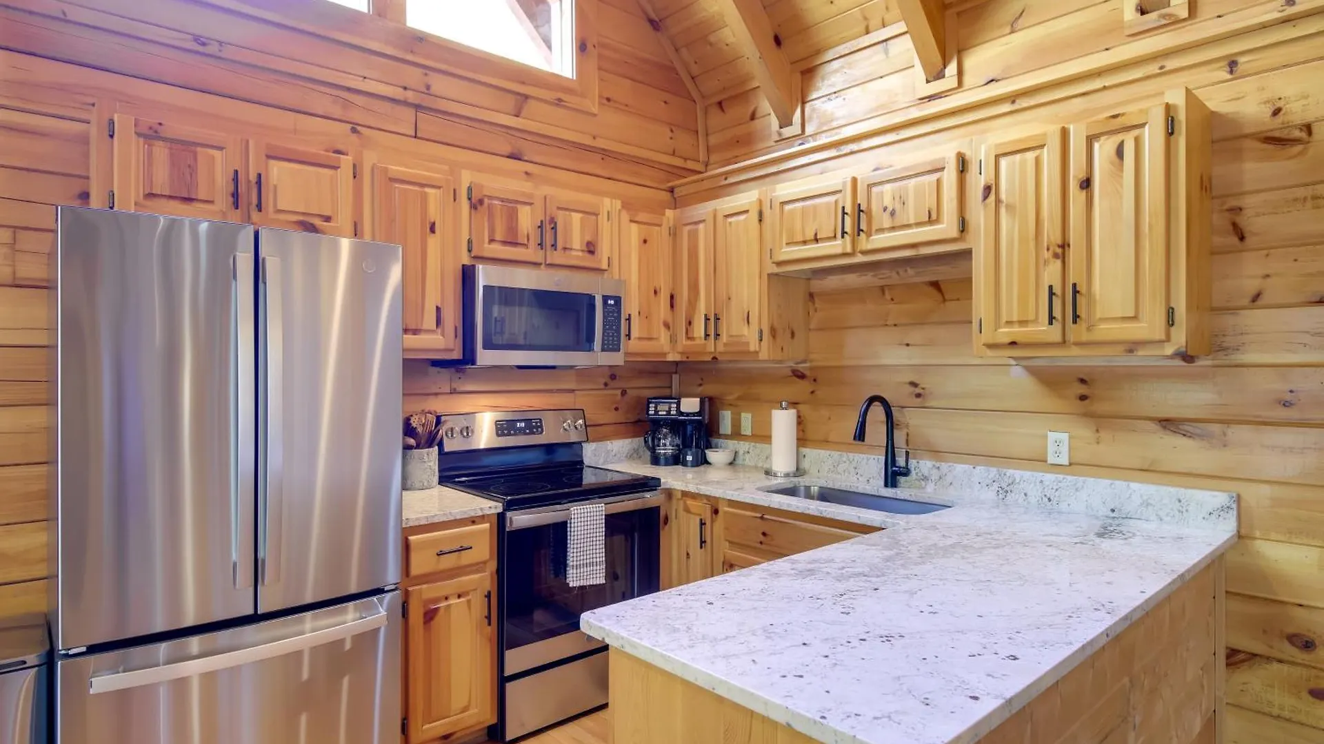 Vacation With Private Hot Tub! Pigeon Forge