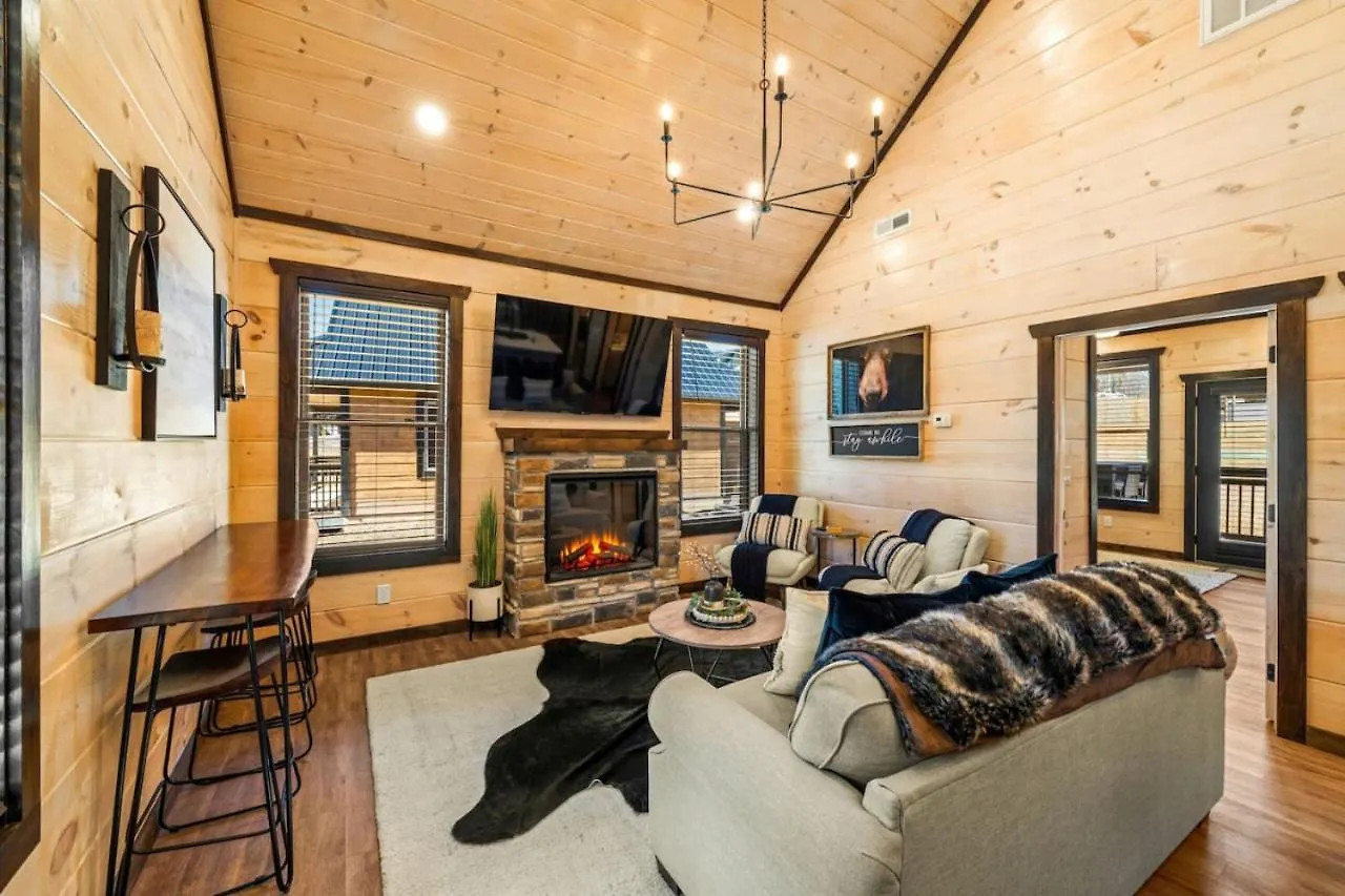 Bearfoot New Build W Hot Tub Arcade