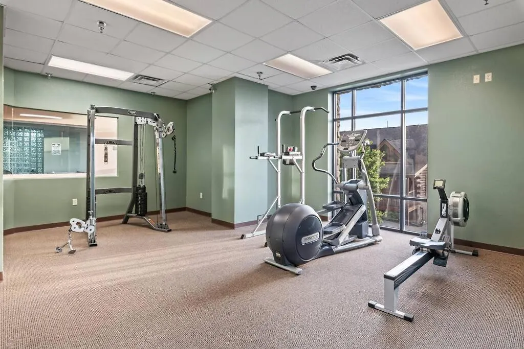 Cozy In The Smokies!!! Fully Furnished And Complete With Community Indoor And Outdoor Pools And Spas, Game And Fitness As Well As A Private Hot Tub Сasa de vacaciones