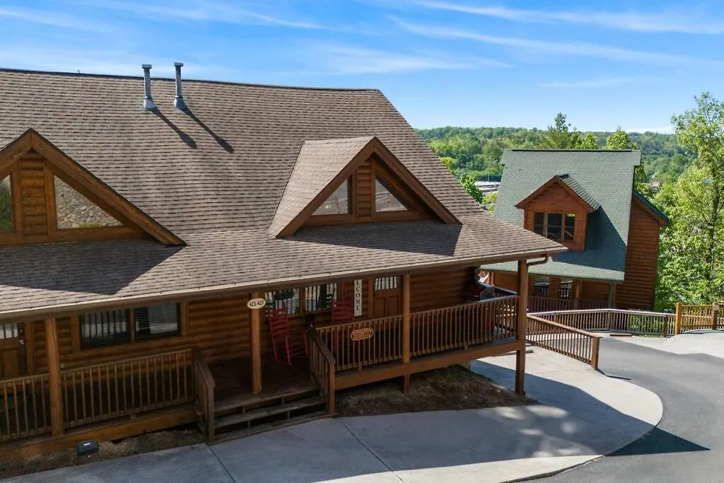 Сasa de vacaciones Cozy In The Smokies!!! Fully Furnished And Complete With Community Indoor And Outdoor Pools And Spas, Game And Fitness As Well As A Private Hot Tub *