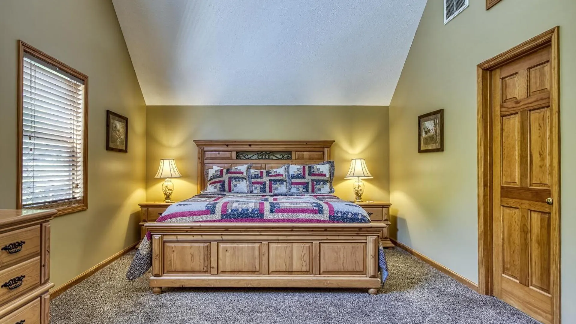 Holiday home Stones Throw- Get 1089 In Free Attraction Tickets, Dollywood And More, Pool, Game