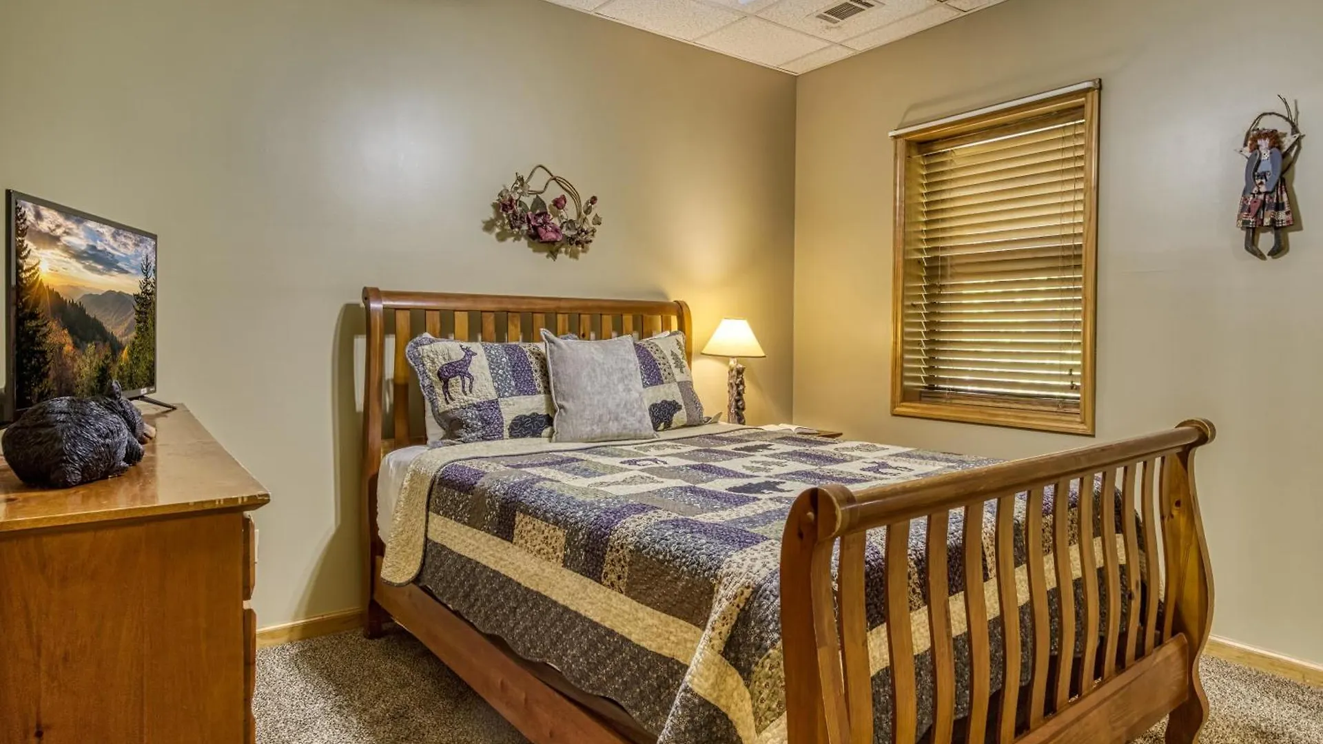 Stones Throw- Get 1089 In Free Attraction Tickets, Dollywood And More, Pool, Game Pigeon Forge