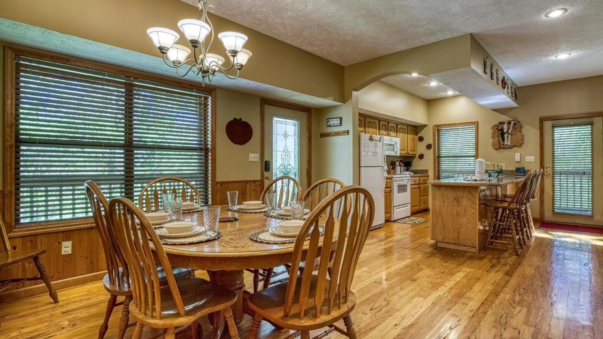 Holiday home Stones Throw- Get 1089 In Free Attraction Tickets, Dollywood And More, Pool, Game