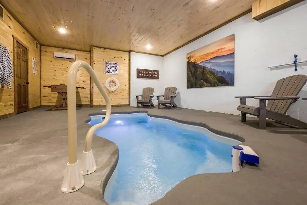 Dog Friendly, 3-decks, Indoor Pool, Hot Tub With Arcade Pigeon Forge