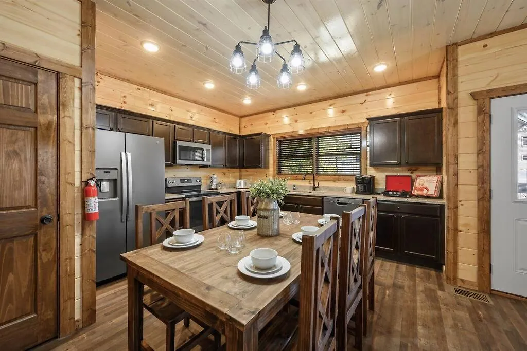 Dog Friendly, 3-decks, Indoor Pool, Hot Tub With Arcade Villa Pigeon Forge