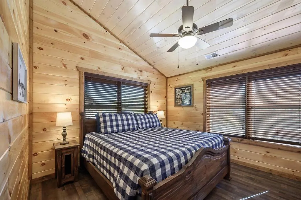 Dog Friendly, 3-decks, Indoor Pool, Hot Tub With Arcade Pigeon Forge