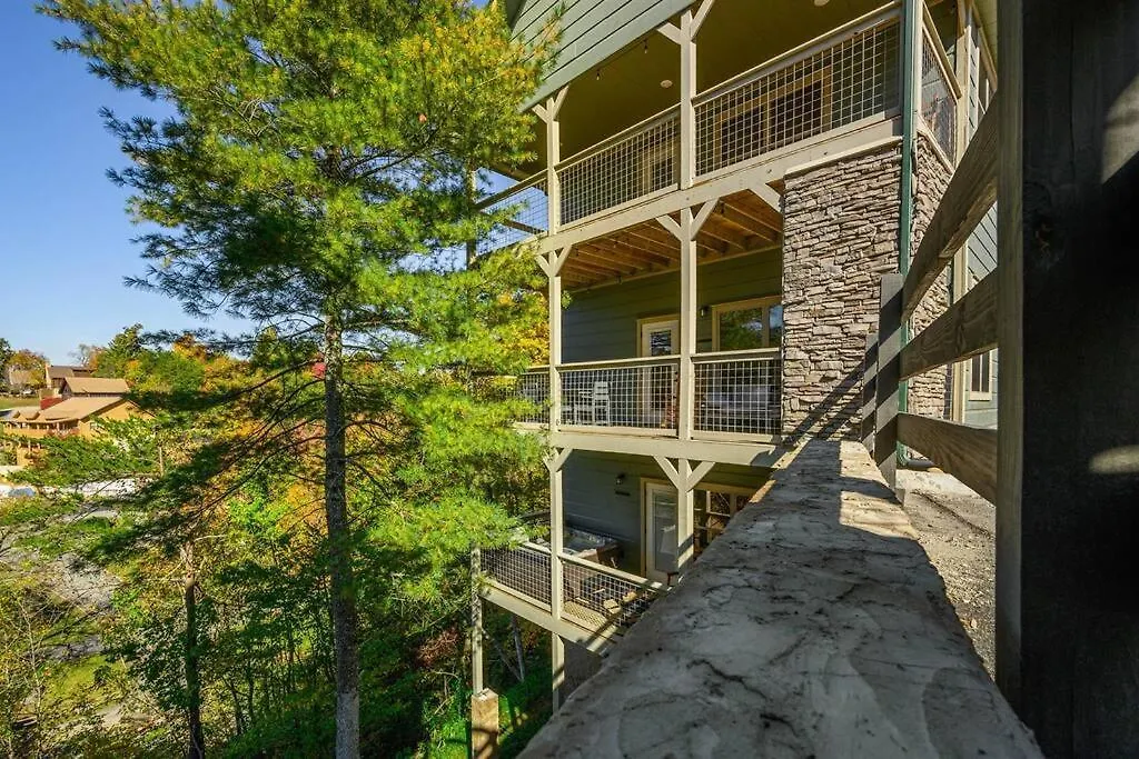 Villa Dog Friendly, 3-decks, Indoor Pool, Hot Tub With Arcade Pigeon Forge