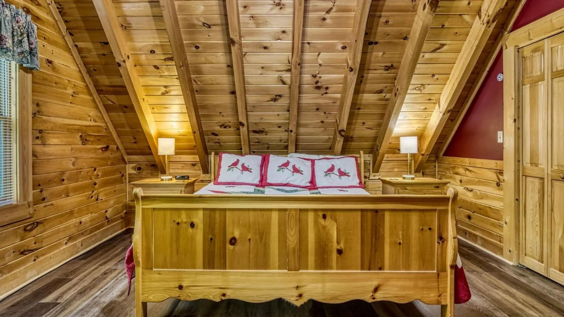 Er215 - Red Bird Haven Holiday home