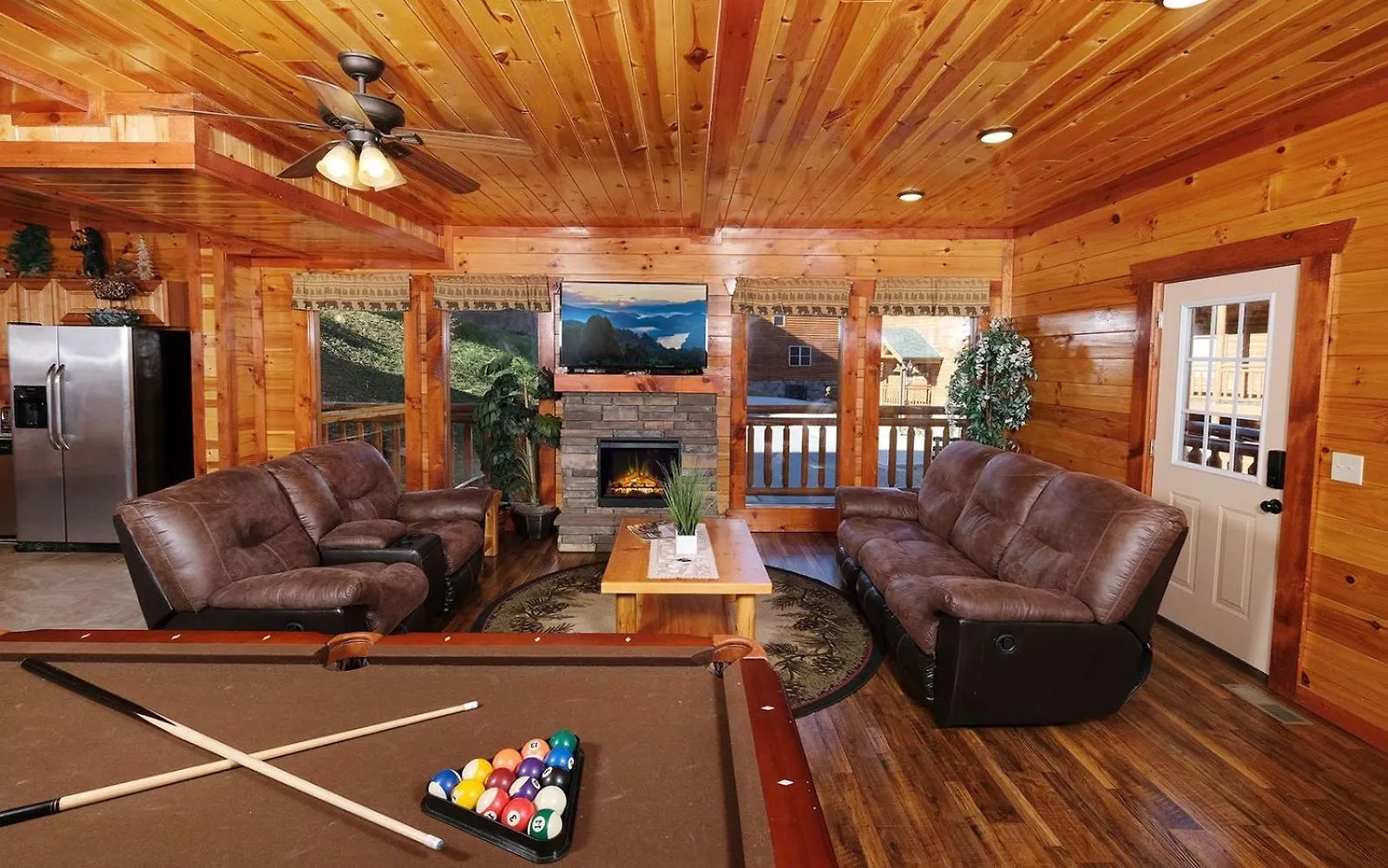 Splash N Mountain Lookout Villa