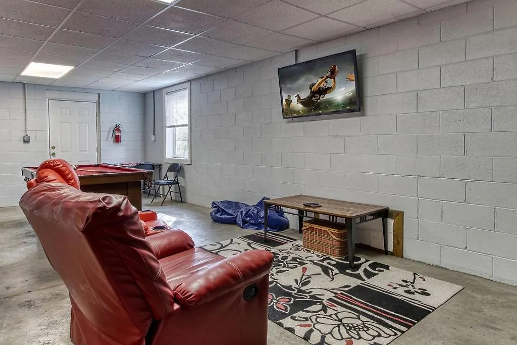Chalet Rock Of Ages, Hot Tub, Game Room, Wifi, 1089 Free Tickets Each Paid Day, Dollywood And *