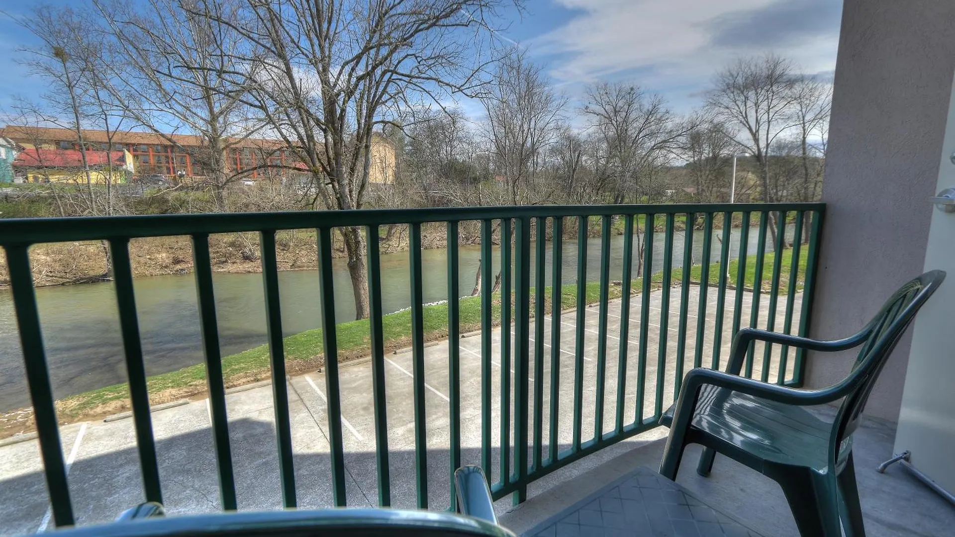 Hotel Pigeon River