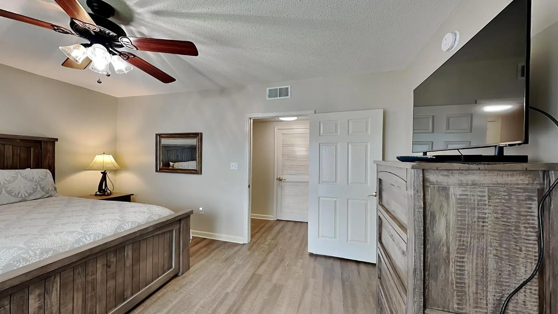 Apartment Rock-a-while Whispering Pines 214 Pigeon Forge