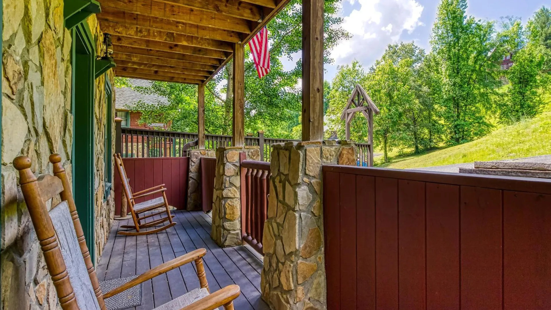 Bridgewood Cabin, Hot Tub, 1089 Of Free Attraction Tickets For Each Paid Day, Dollywood And More! * Pigeon Forge