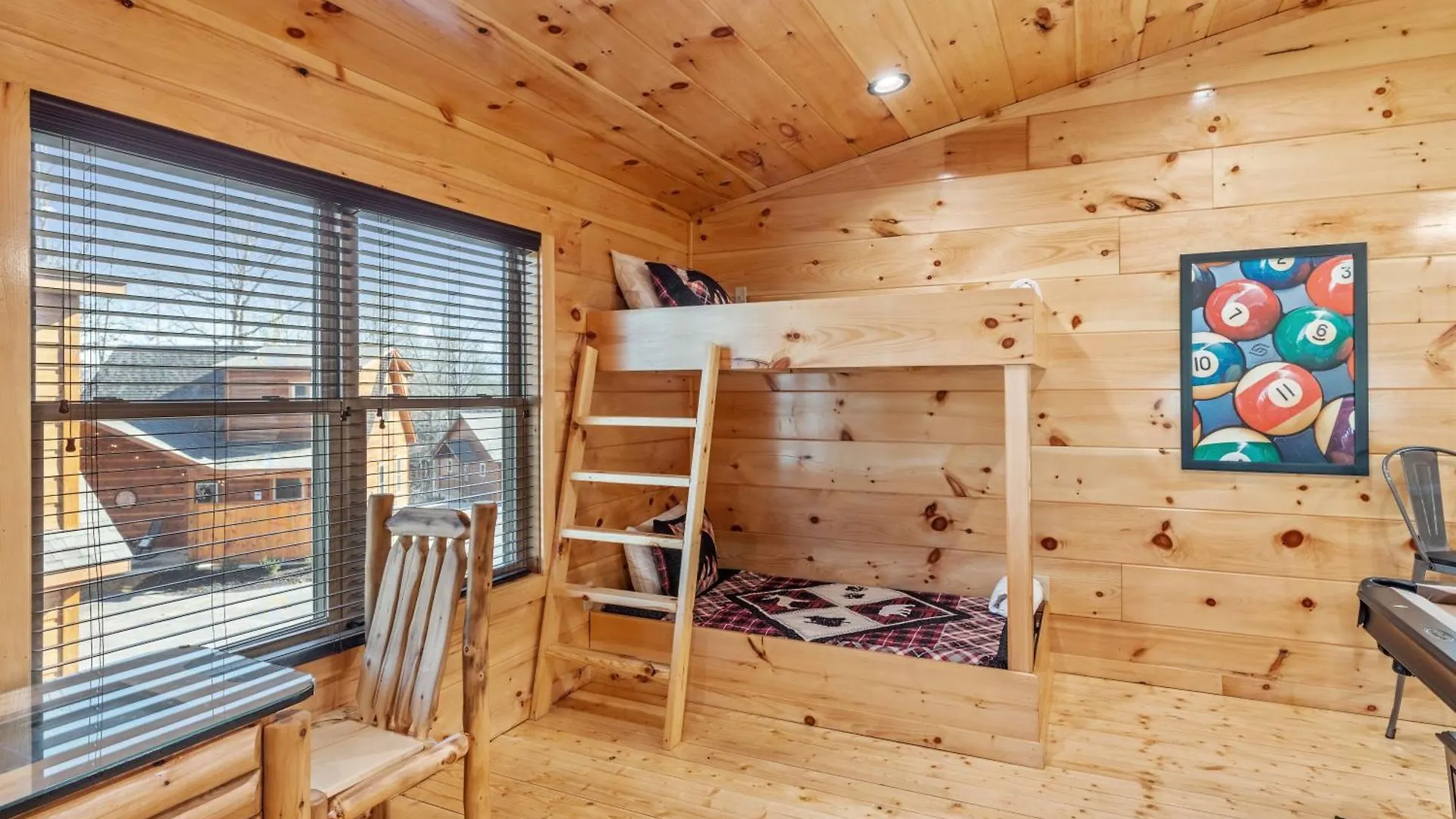 Prázdninový dům Location 1 Bed 2 Bath New Log Located Less Than A Mile From The Strip *