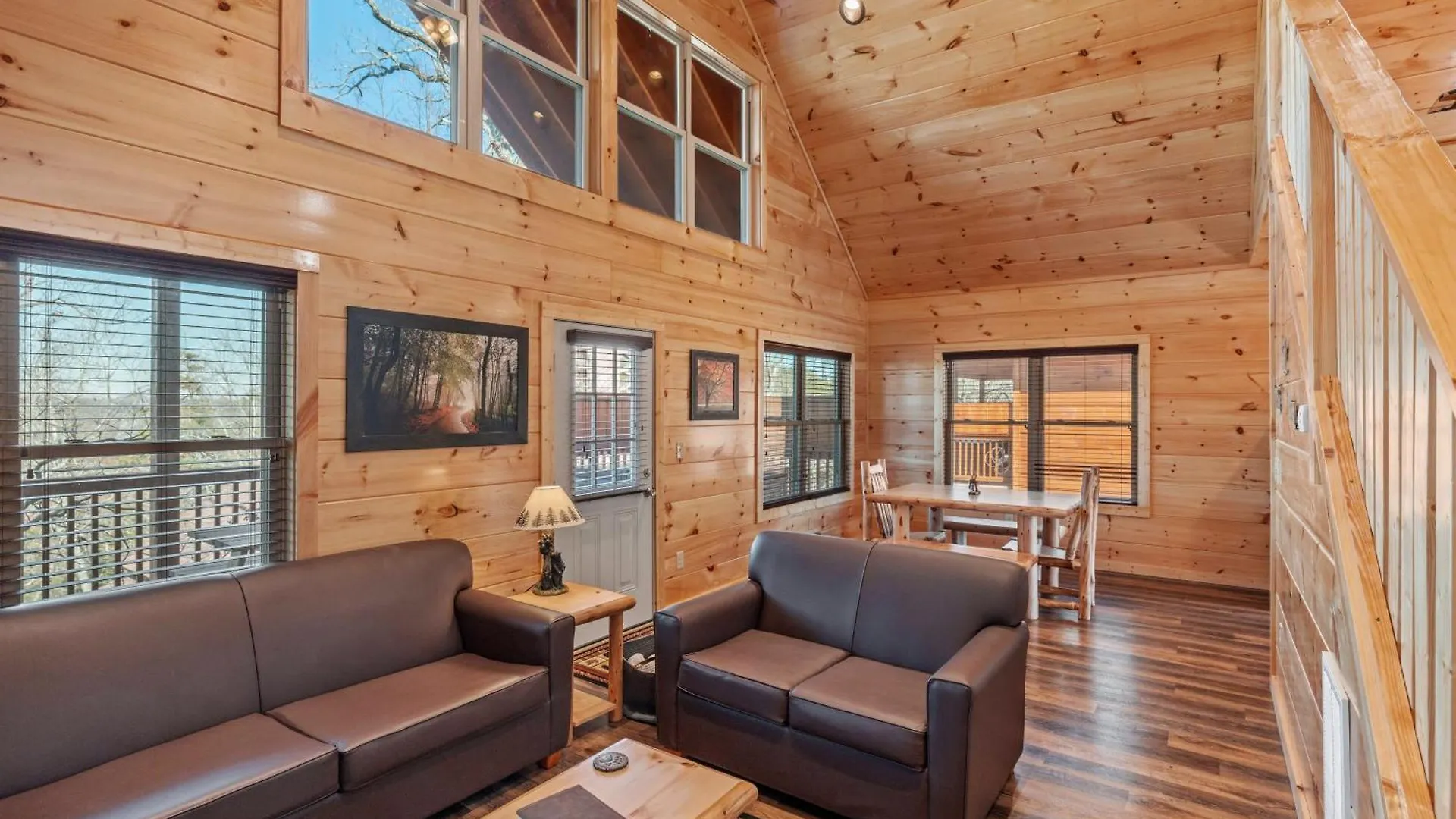 Location 1 Bed 2 Bath New Log Located Less Than A Mile From The Strip Prázdninový dům Pigeon Forge