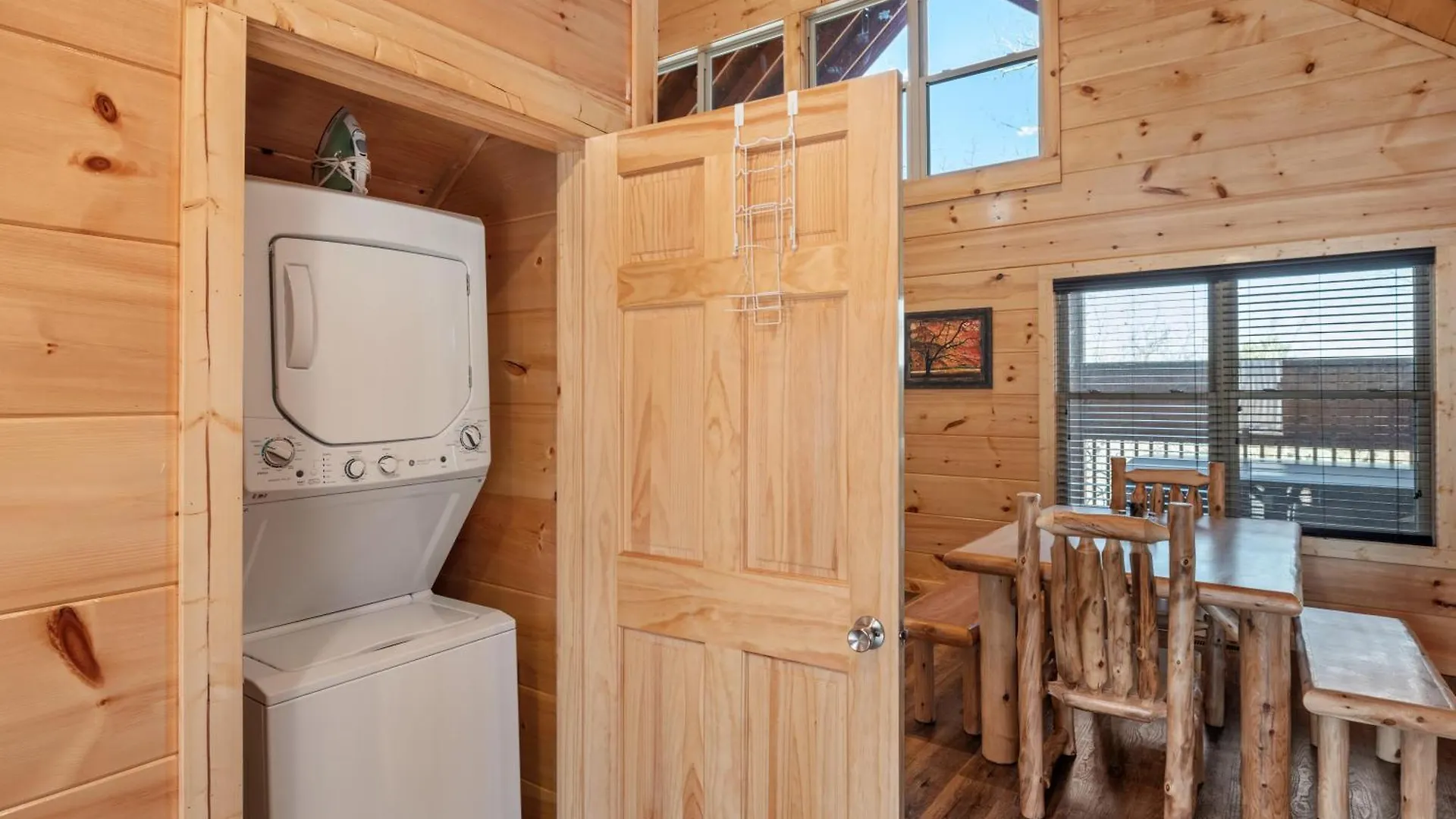 Prázdninový dům Location 1 Bed 2 Bath New Log Located Less Than A Mile From The Strip Pigeon Forge