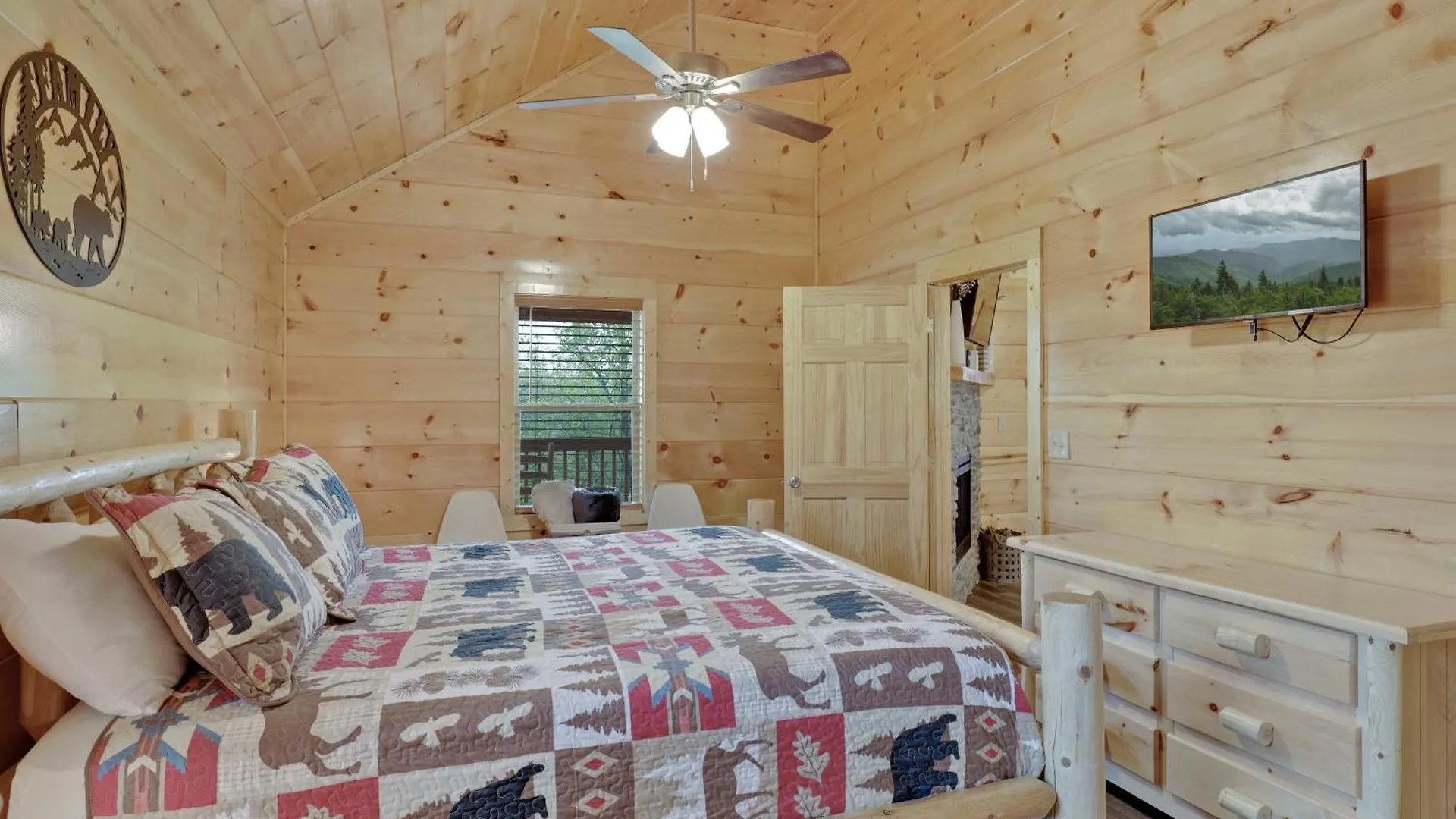 Location Are My Sunshine Is A 2 Bed 2 Bath Brand New Log In The Heart Of Vakantiehuis