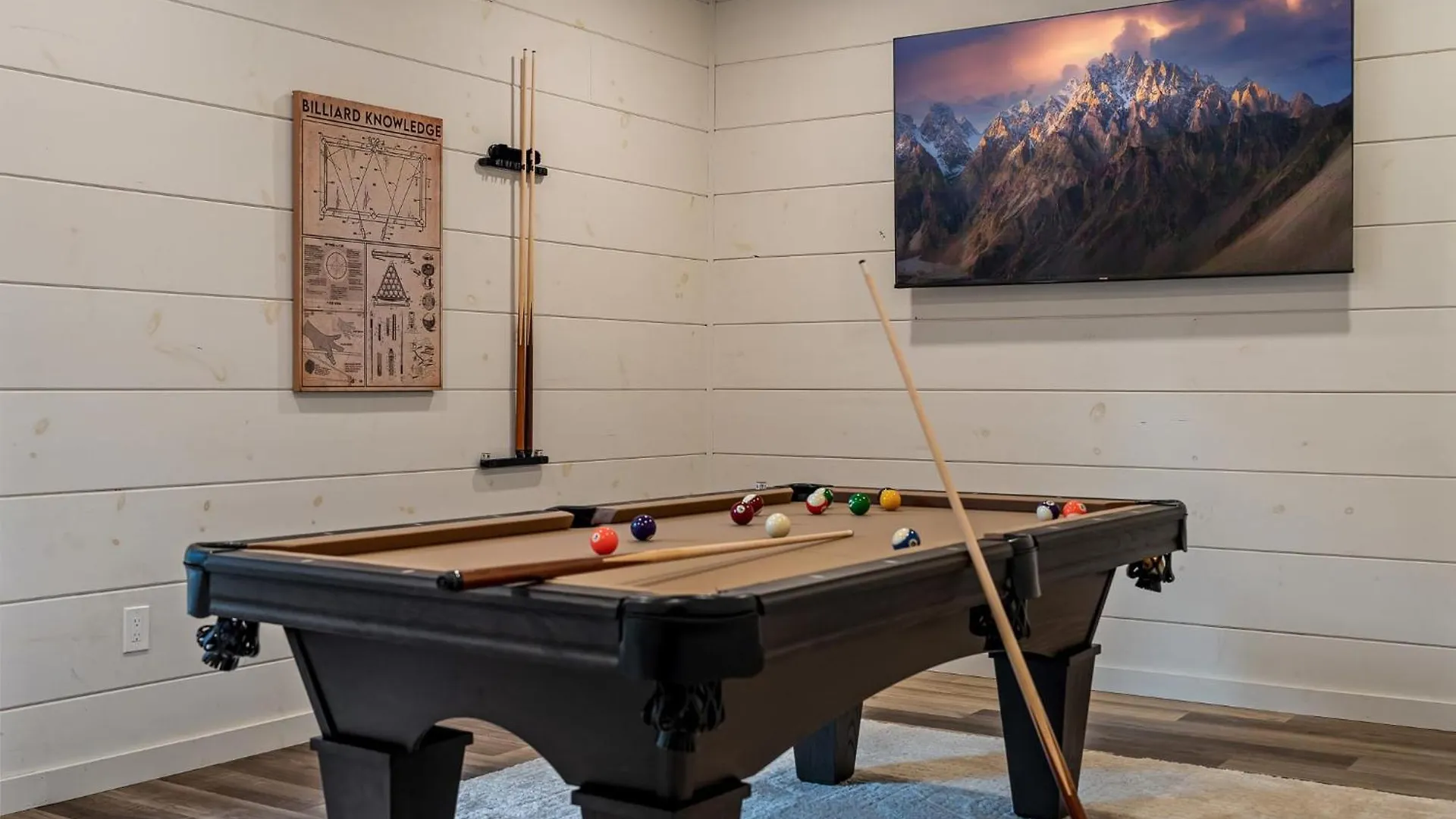 Indoor Pool Game Hot Tub 10mi To Great Smoky Pigeon Forge