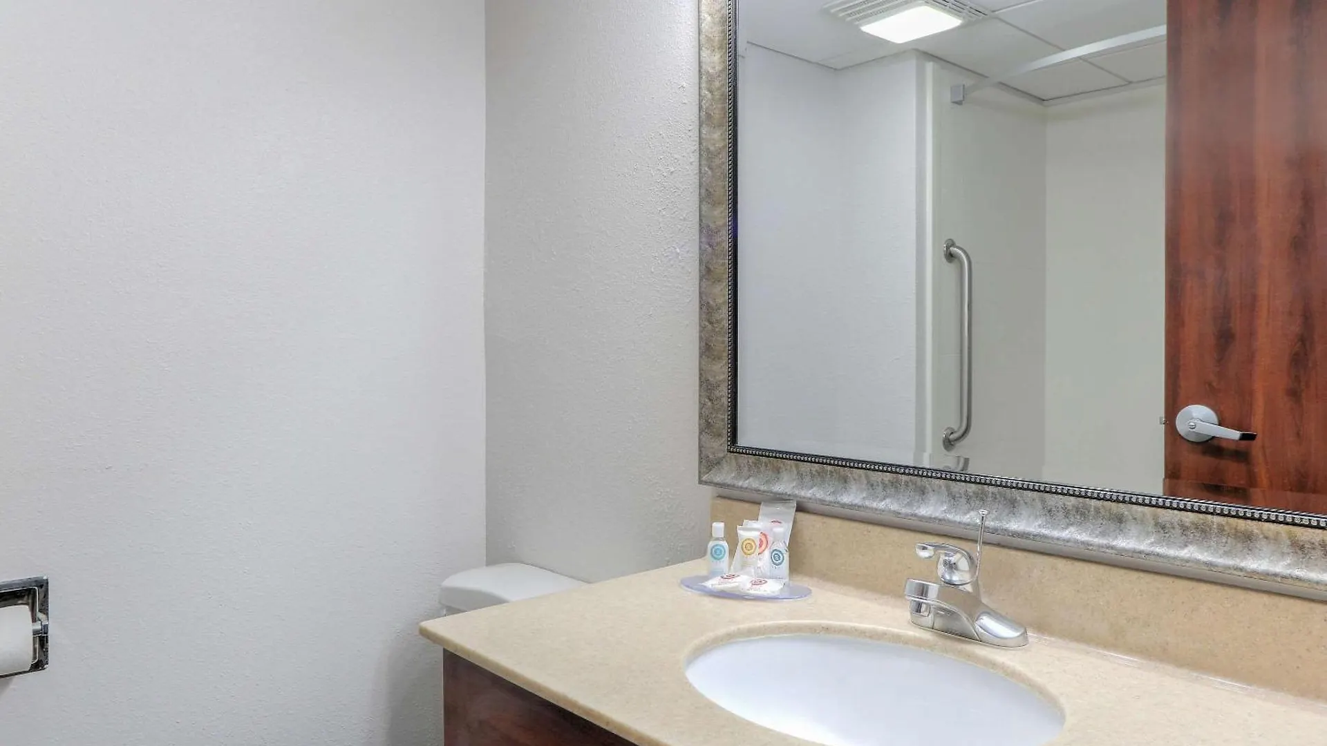 Hotel Comfort & At Dollywood Lane Pigeon Forge
