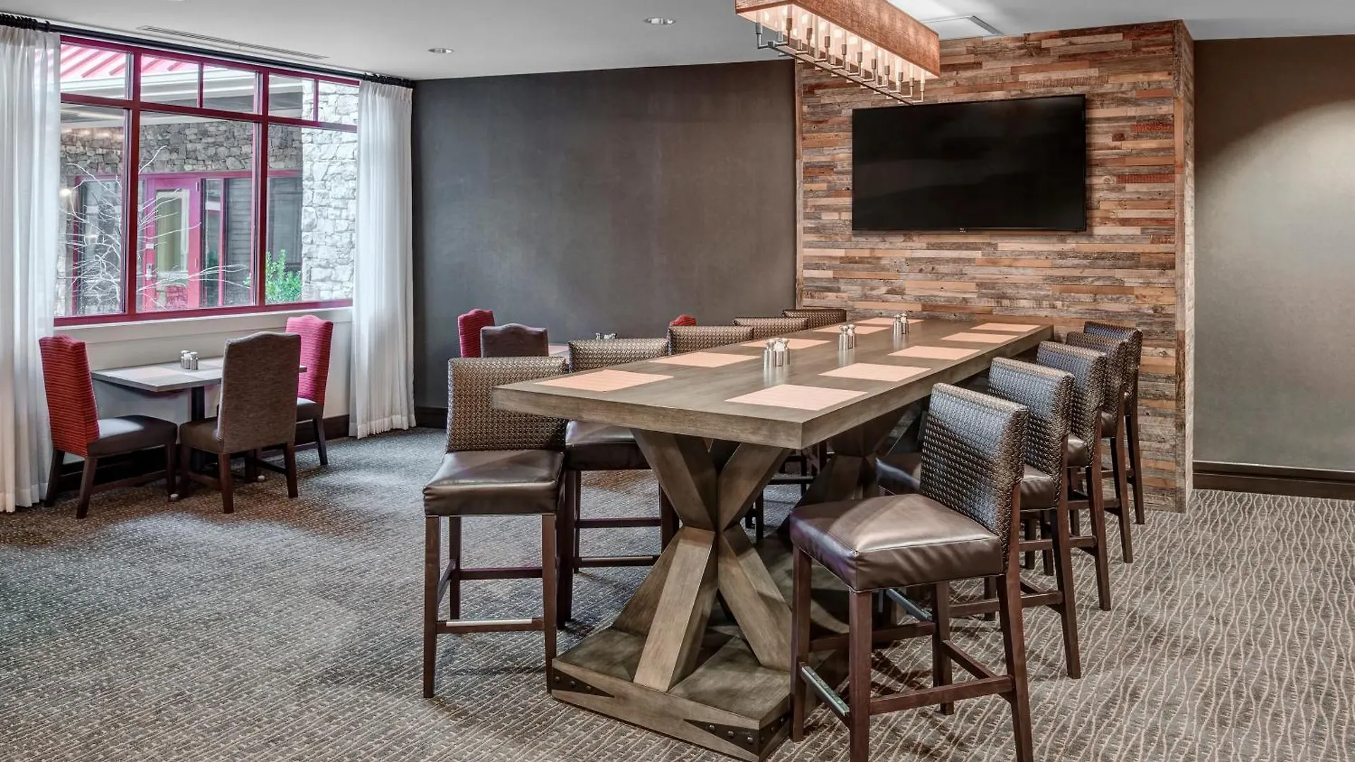 Black Fox Pigeon Forge, Tapestry Collection By Hilton 4* Pigeon Forge