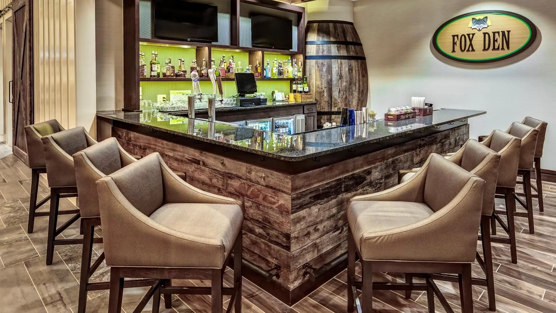 Black Fox Pigeon Forge, Tapestry Collection By Hilton 4*