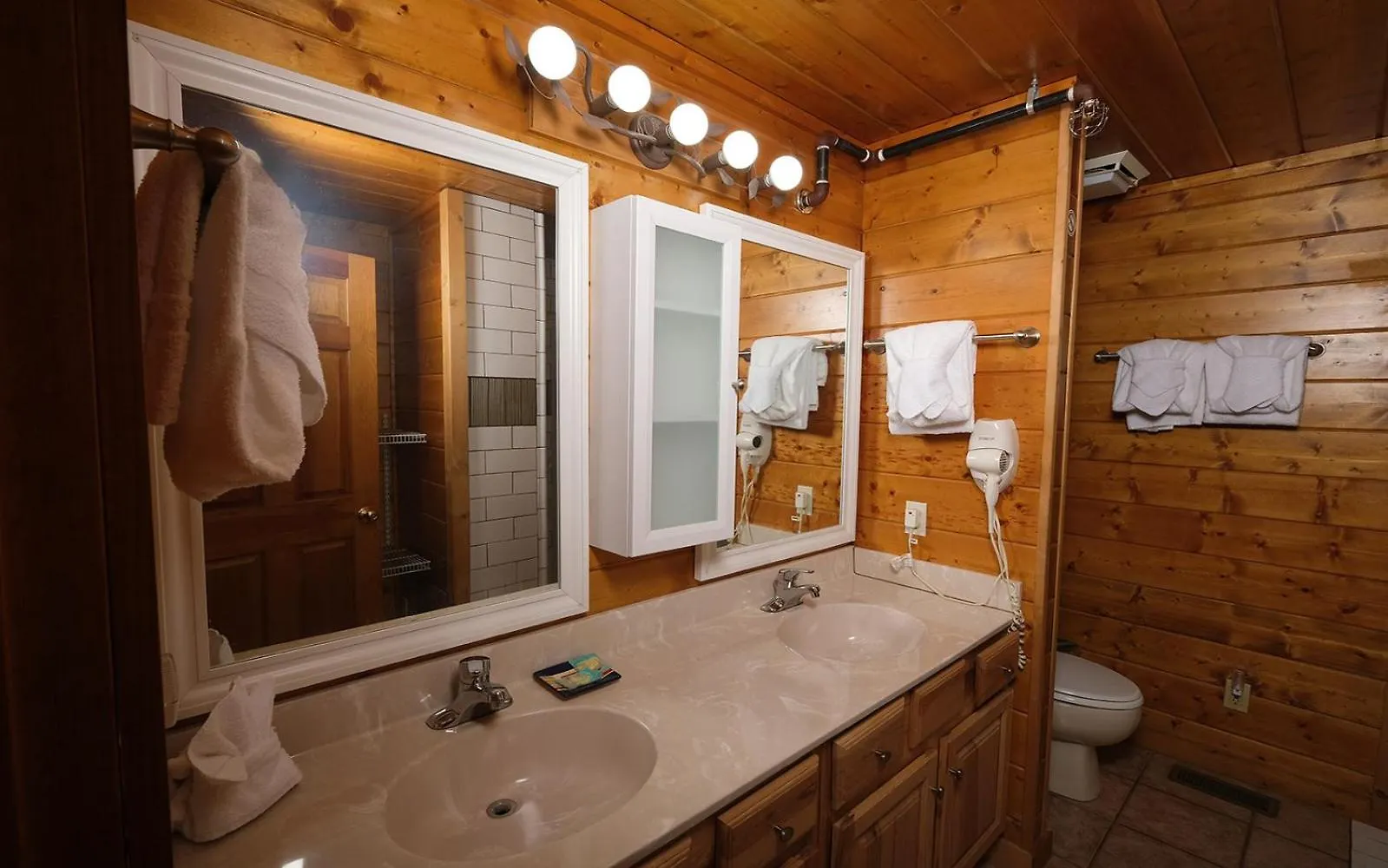Prázdninový dům 4 Cubs Cove Pigeon Forge