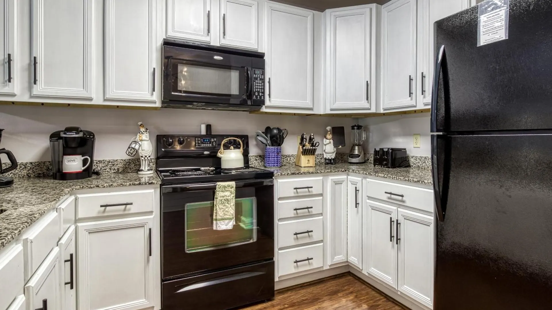Luxurious Renovated, Pool, Basketball, Playground Feriehus *