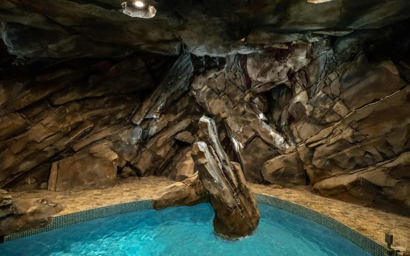Cavern Cascades بيدجن فورج