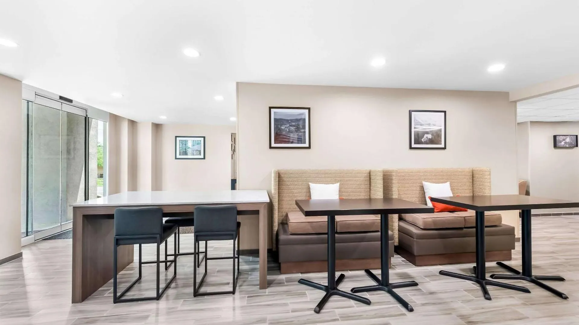 Sleep & Downtown Hotel Pigeon Forge