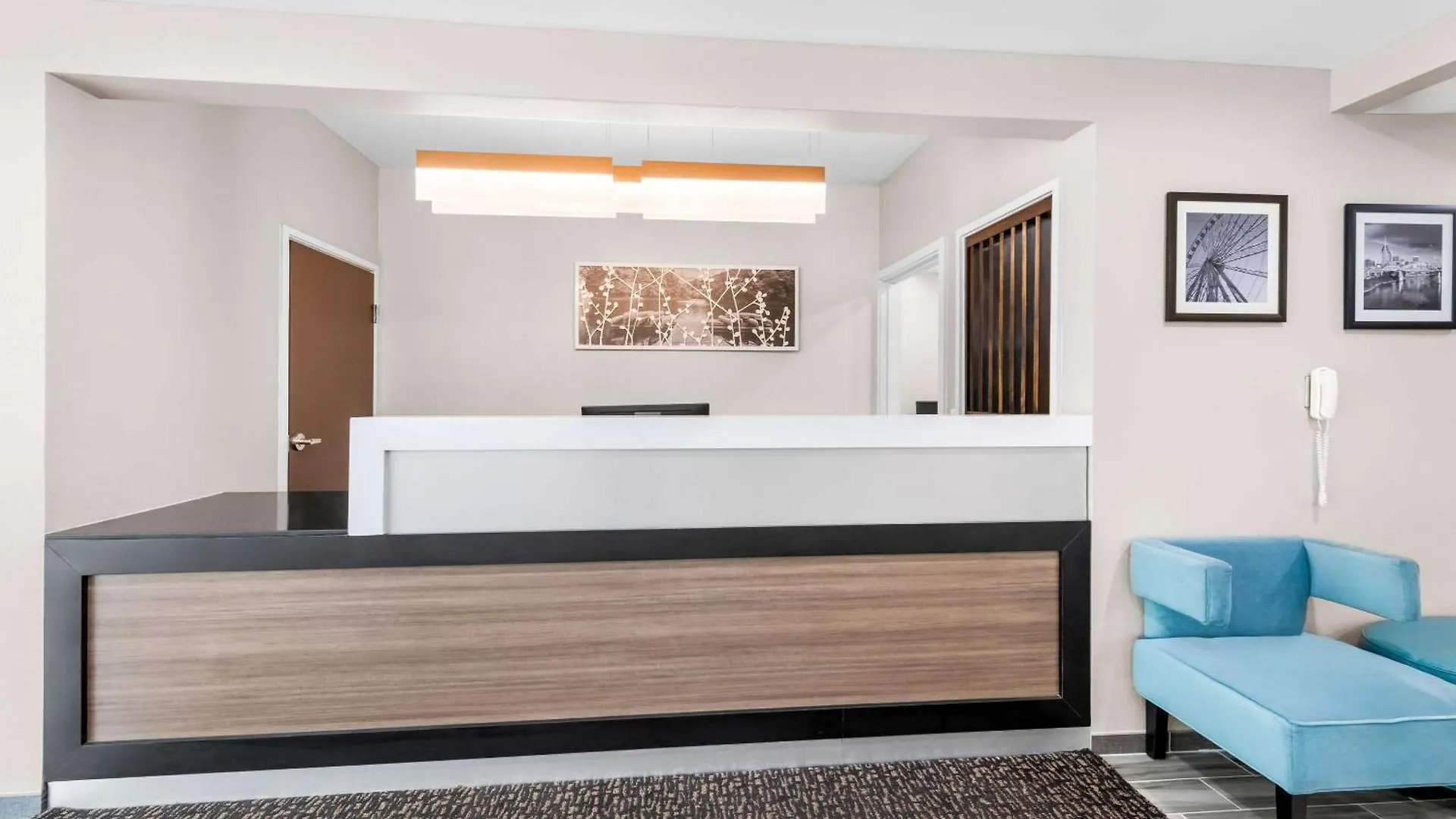 Sleep & Downtown Hotel 2*
