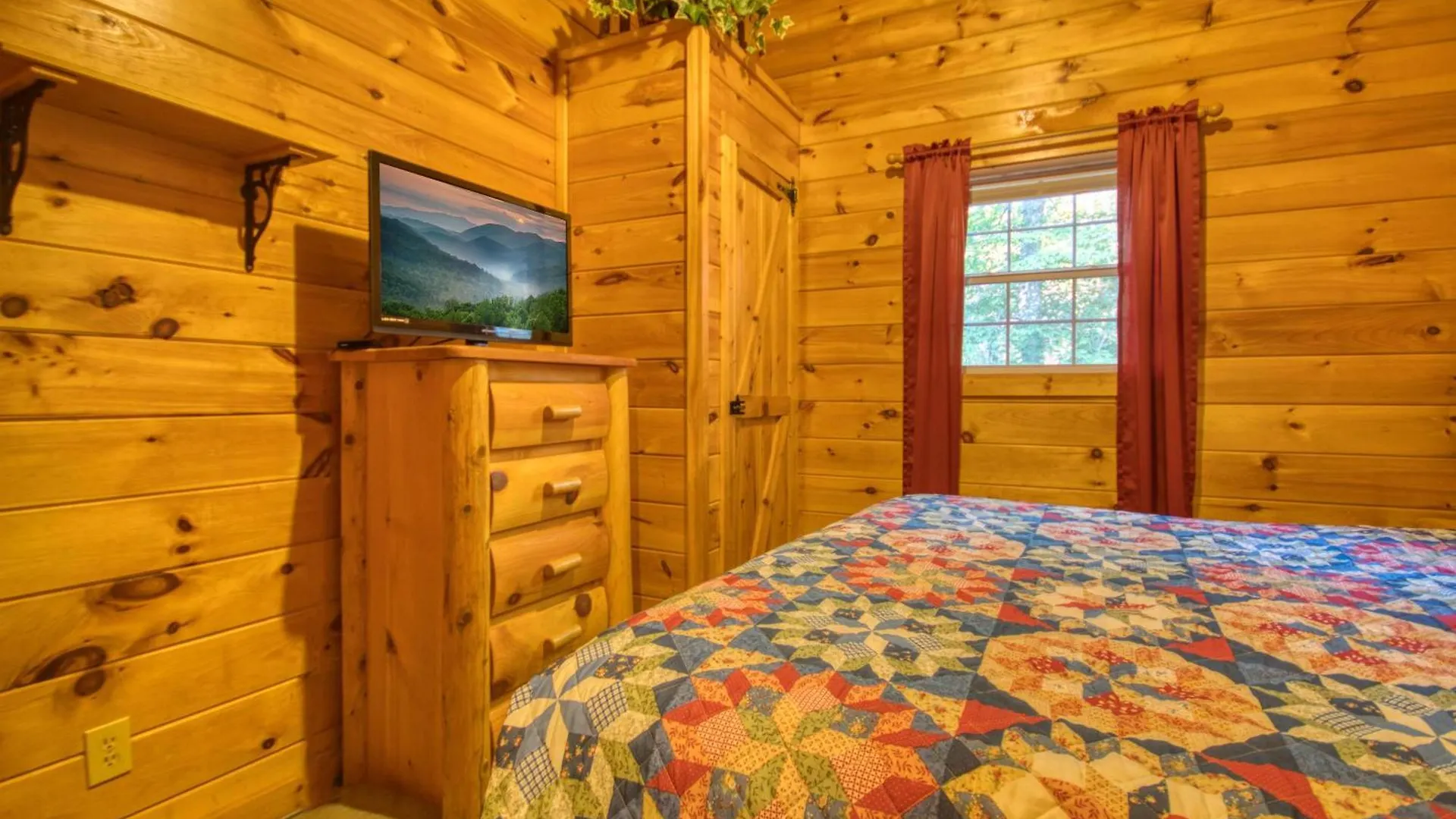 Whispering Waters #208 Pigeon Forge